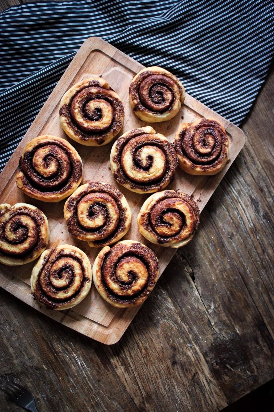 CINNAMON ROLLS 