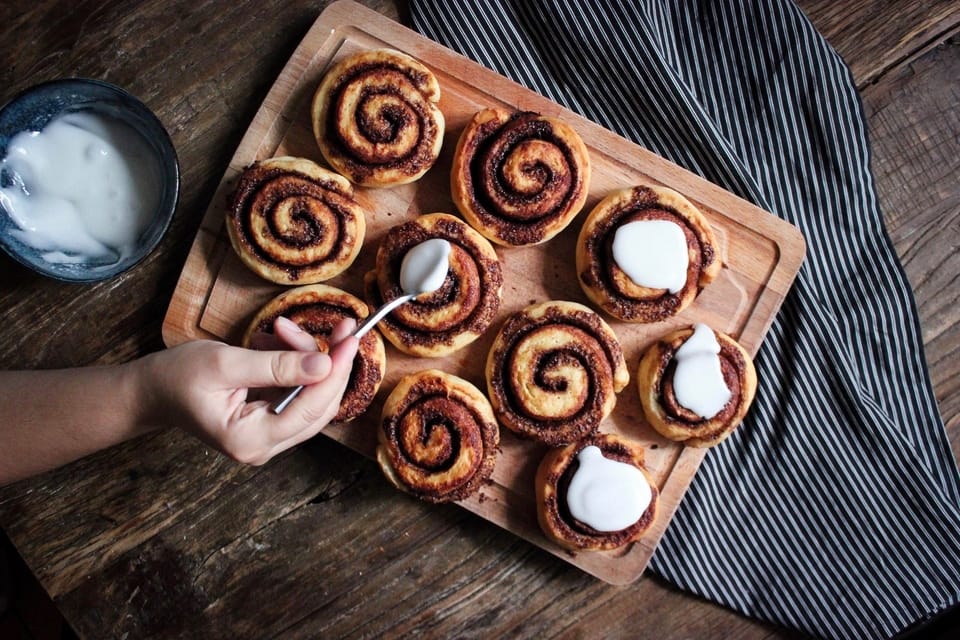 CINNAMON ROLLS 