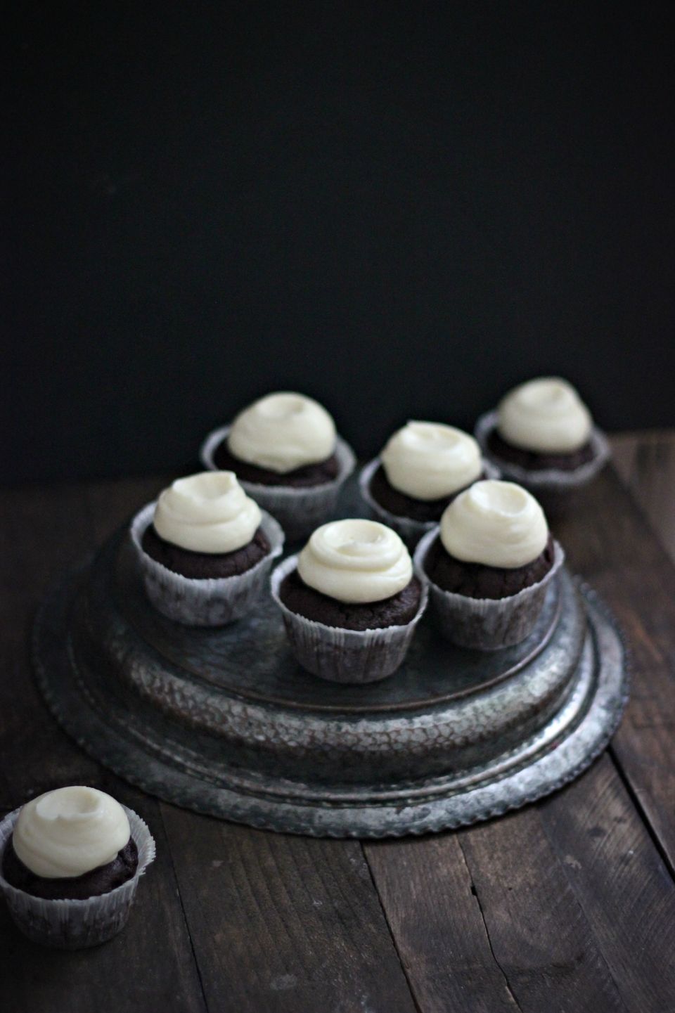 CHOCOLATE CUPCAKES WITH SALTED CARAMEL AND CREAM CHEESE FROSTING