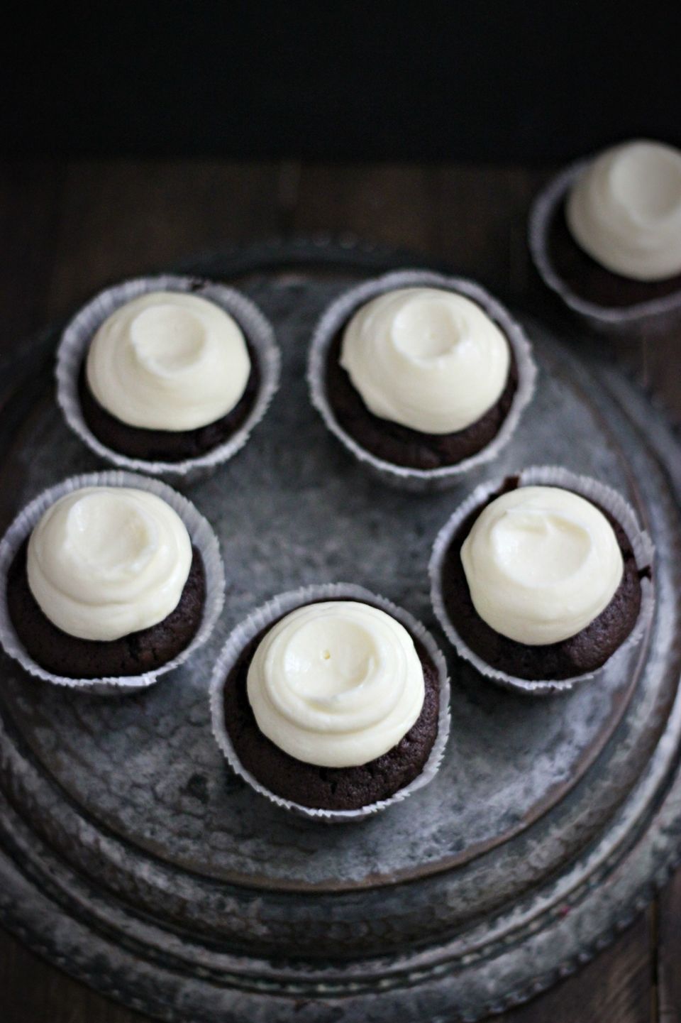CHOCOLATE CUPCAKES WITH SALTED CARAMEL AND CREAM CHEESE FROSTING