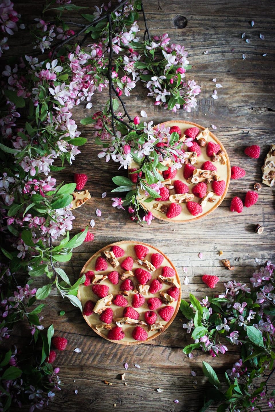 RASPBERRY CARAMELIZED WHITE CHOCOLATE TART