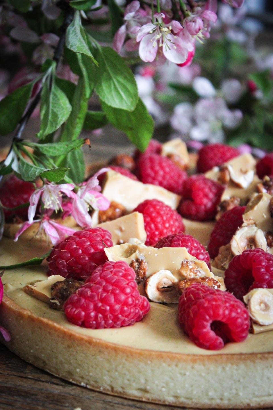 RASPBERRY CARAMELIZED WHITE CHOCOLATE TART